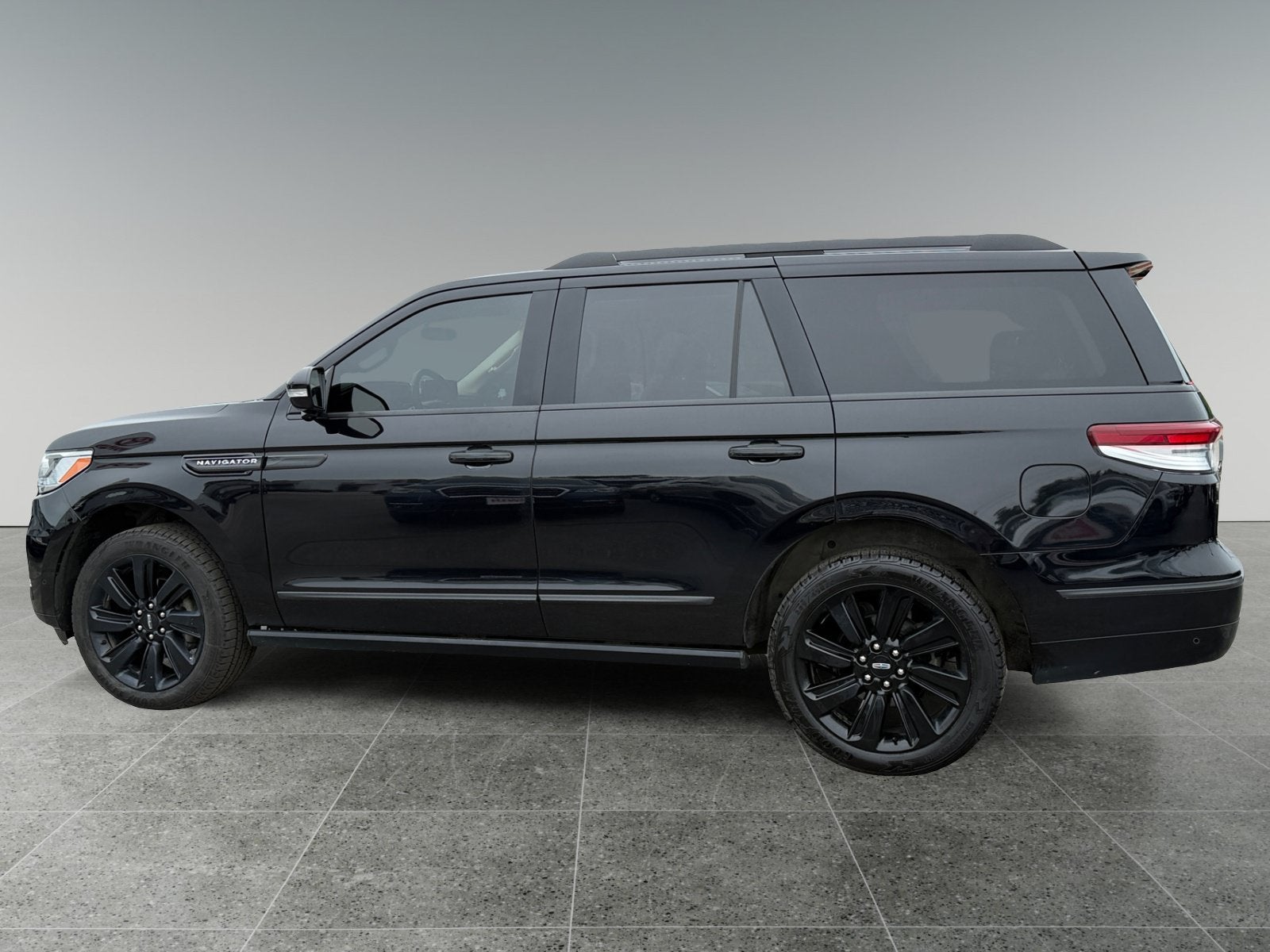 2024 Lincoln Navigator — rear three-quarter view