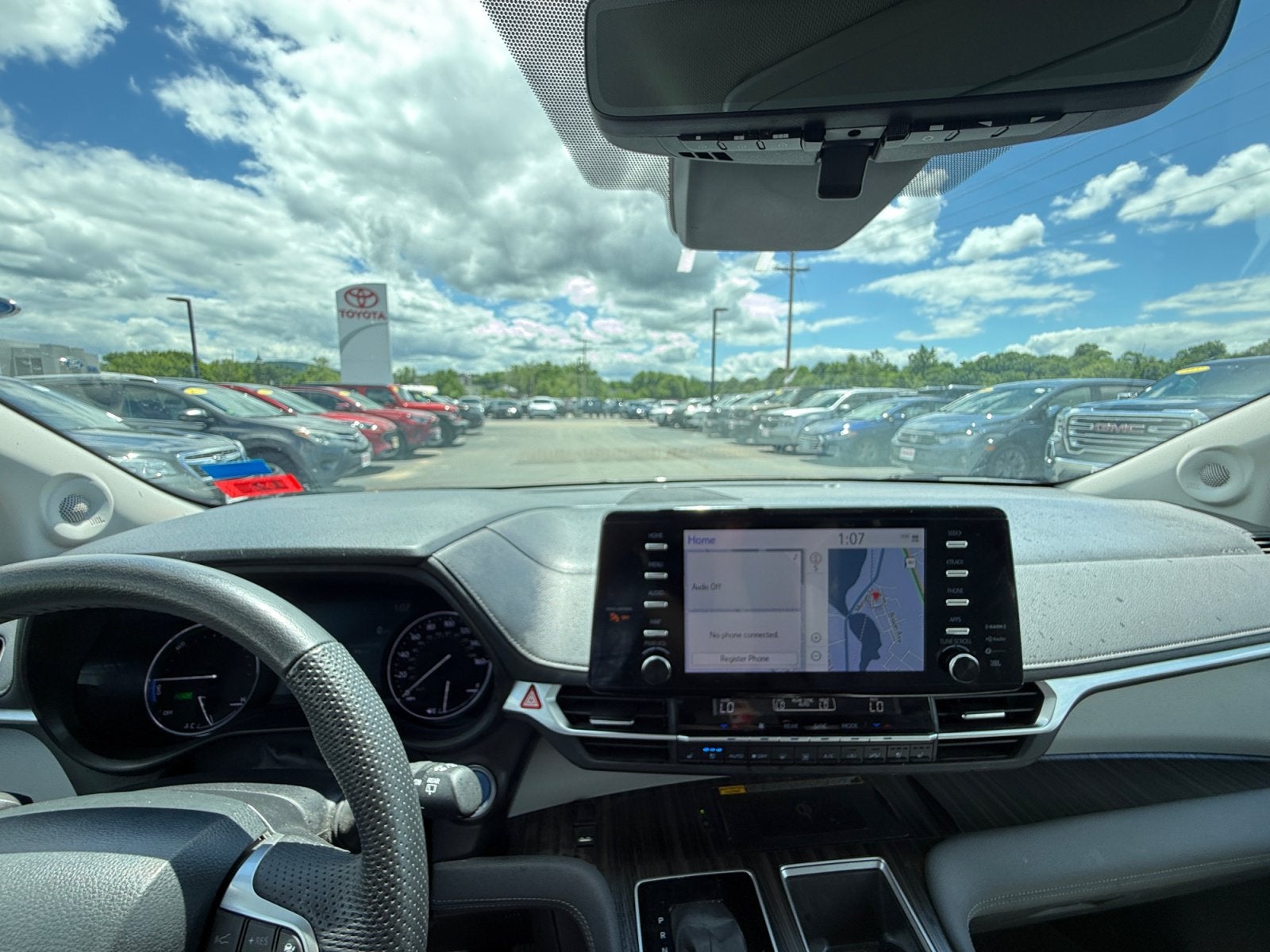 2024 Toyota Sienna — side profile view